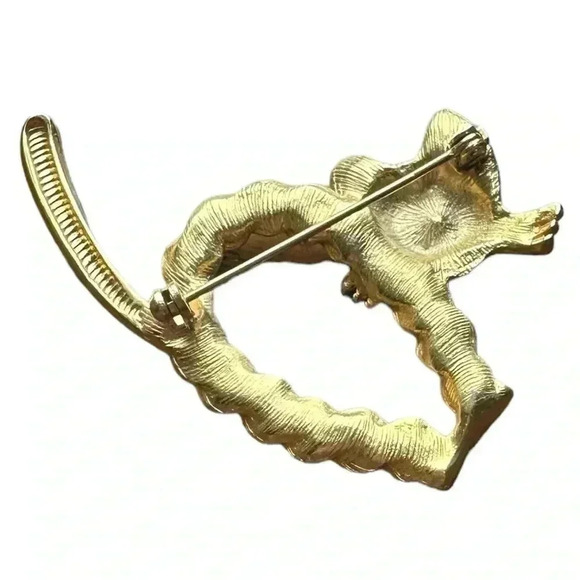 Cat Brooch Gold Tone with Rhinestone Eyes 2 1/2” tall - Picture 2 of 3